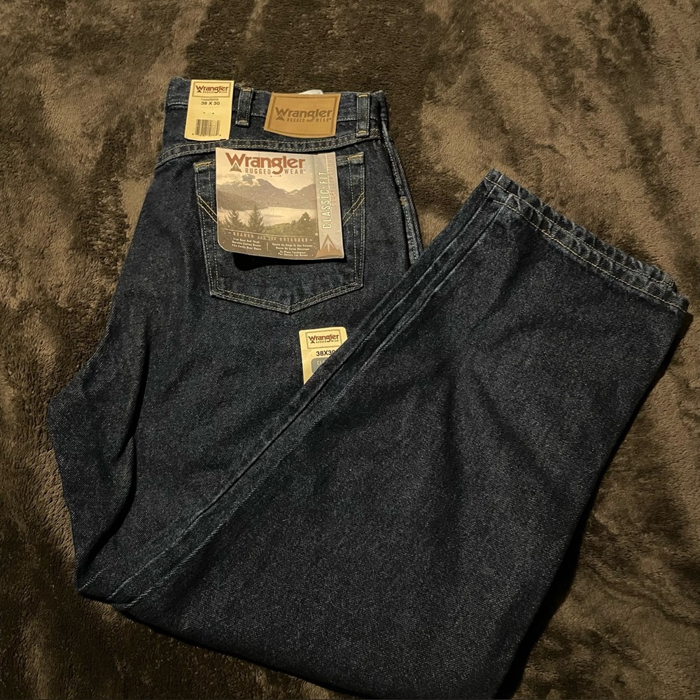 Wrangler Rugged Wear Classic Fit Straight Leg Men's Jeans Size W38 L30 Blue New